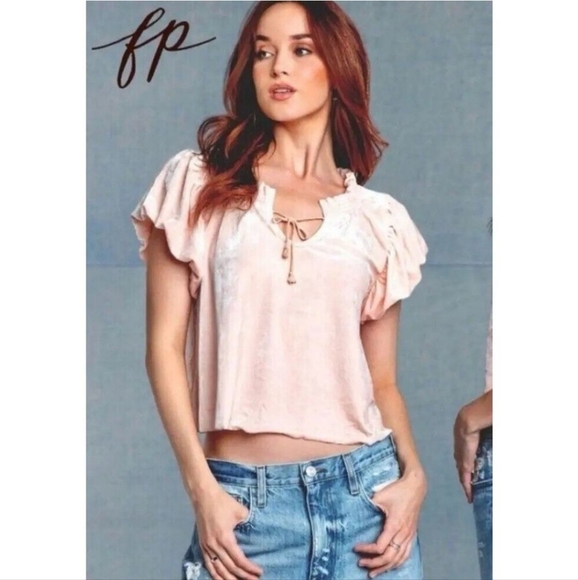 Free People pink Peach velvet top  sz Med Pit 21  Length 22 Nwot - Picture 1 of 6